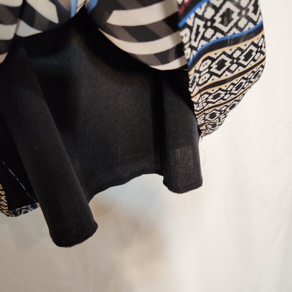 CHARLOTTE RUSSE Multi Geometric Split Sleeve Mini Dress Womens Extra Small XS - Picture 10 of 12